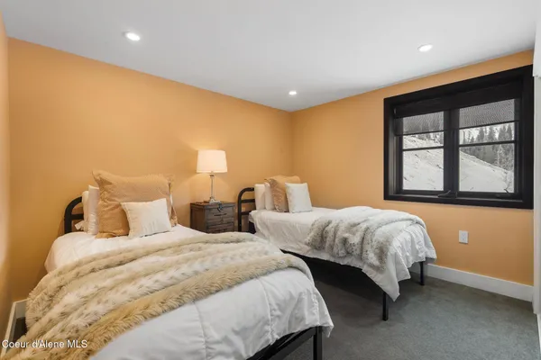 $6,000,000 | 99 Village Lane, Sandpoint, ID 83864