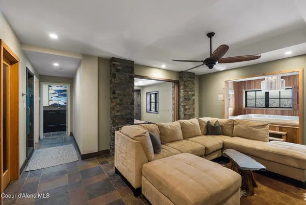 $6,000,000 | 99 Village Lane, Sandpoint, ID 83864