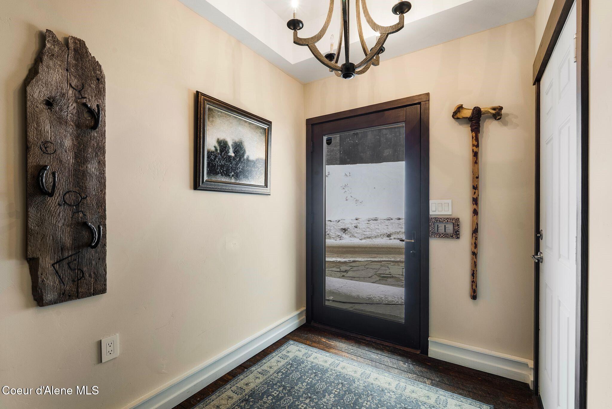 99 Village Lane Sandpoint, ID 83864 - Photo 5 of 60 Inviting Entry