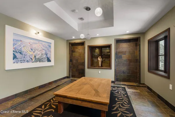 $6,000,000 | 99 Village Lane, Sandpoint, ID 83864