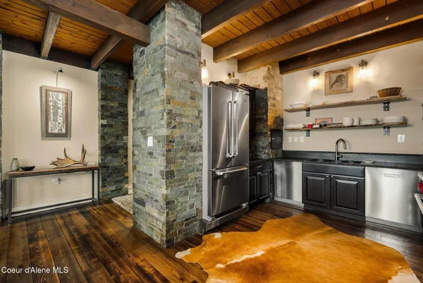 $6,000,000 | 99 Village Lane, Sandpoint, ID 83864