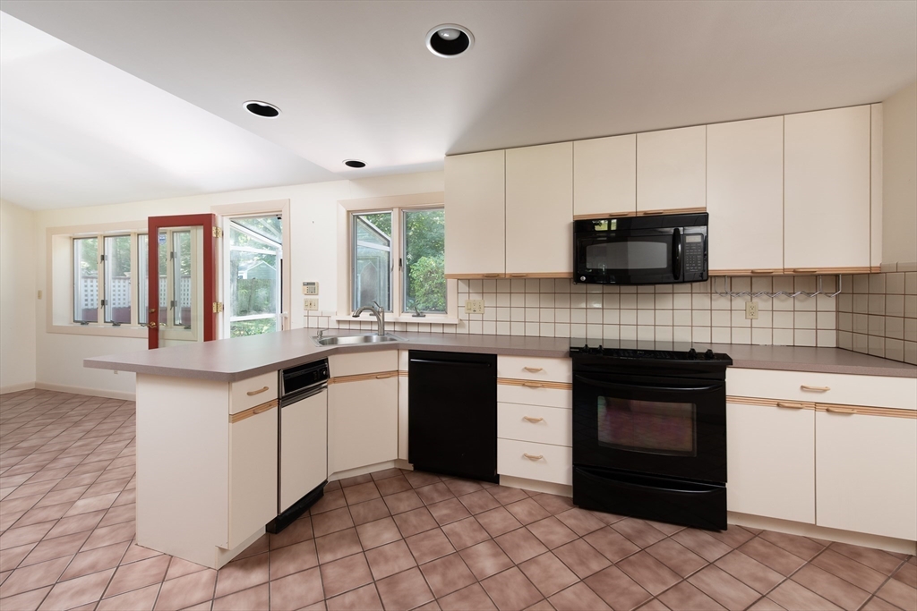 108 Larson Road Stoughton, MA 02072 - Photo 12 of 37 Gallery Image 12
