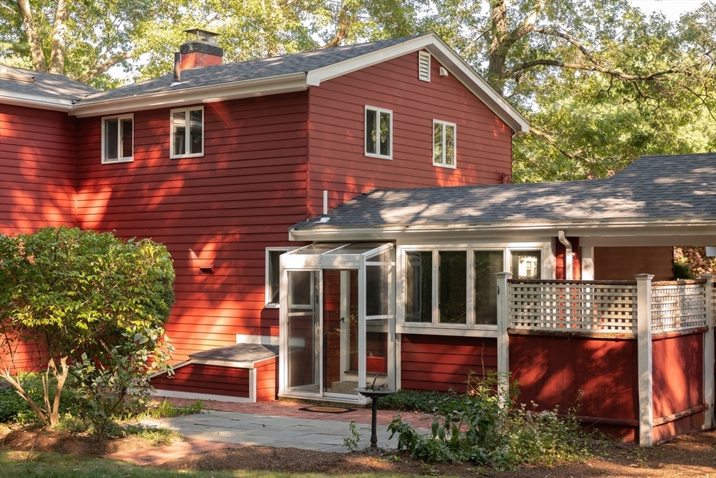 108 Larson Road Stoughton, MA 02072 - Photo 4 of 37 Gallery Image 4
