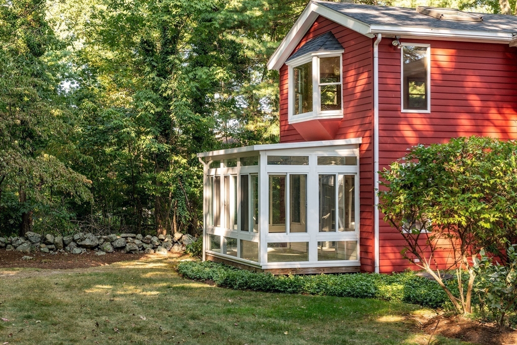 108 Larson Road Stoughton, MA 02072 - Photo 5 of 37 Gallery Image 5