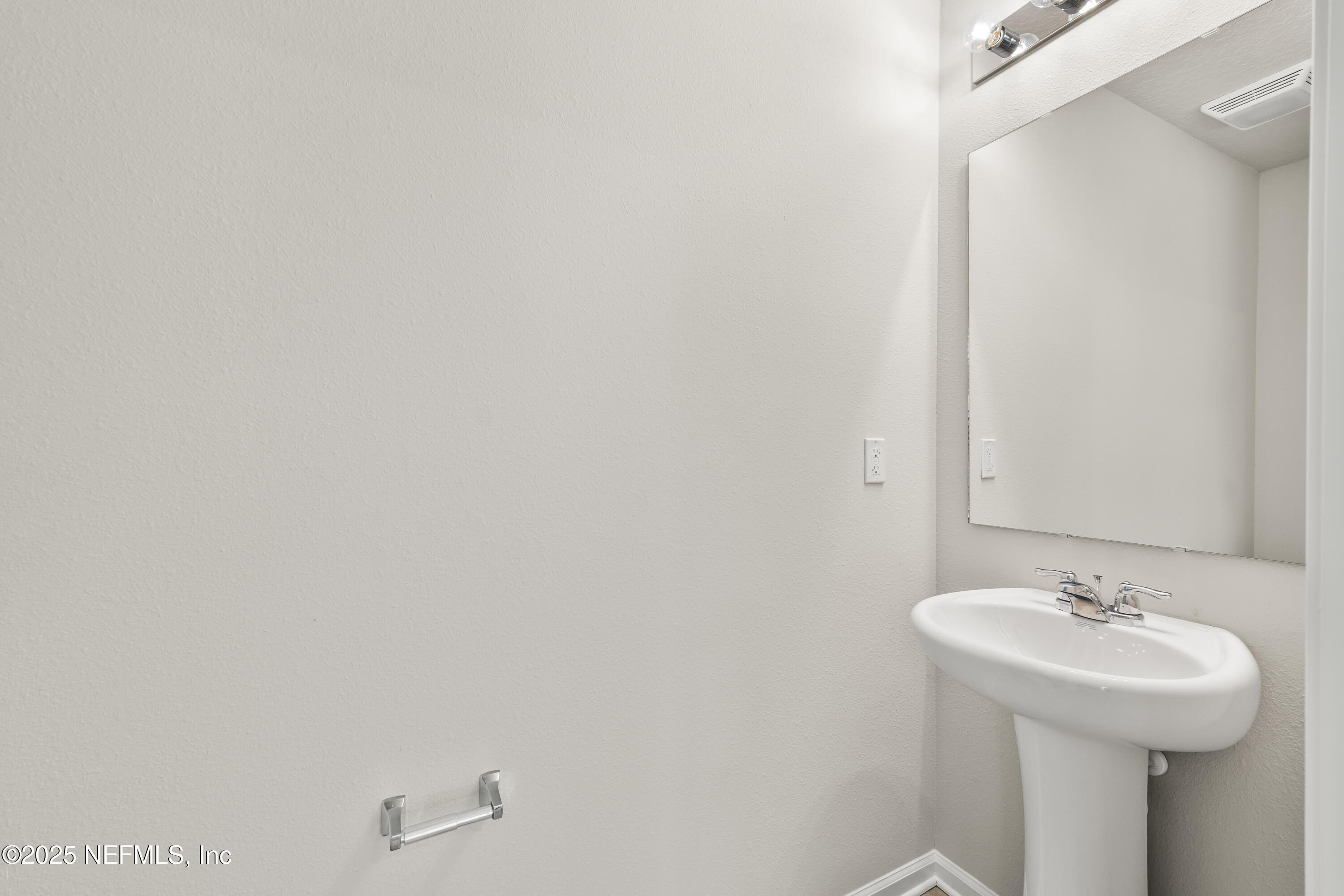 4296 Gilbert Street Jacksonville, FL 32207 - Photo 19 of 21 P1296578.jpg-FULL