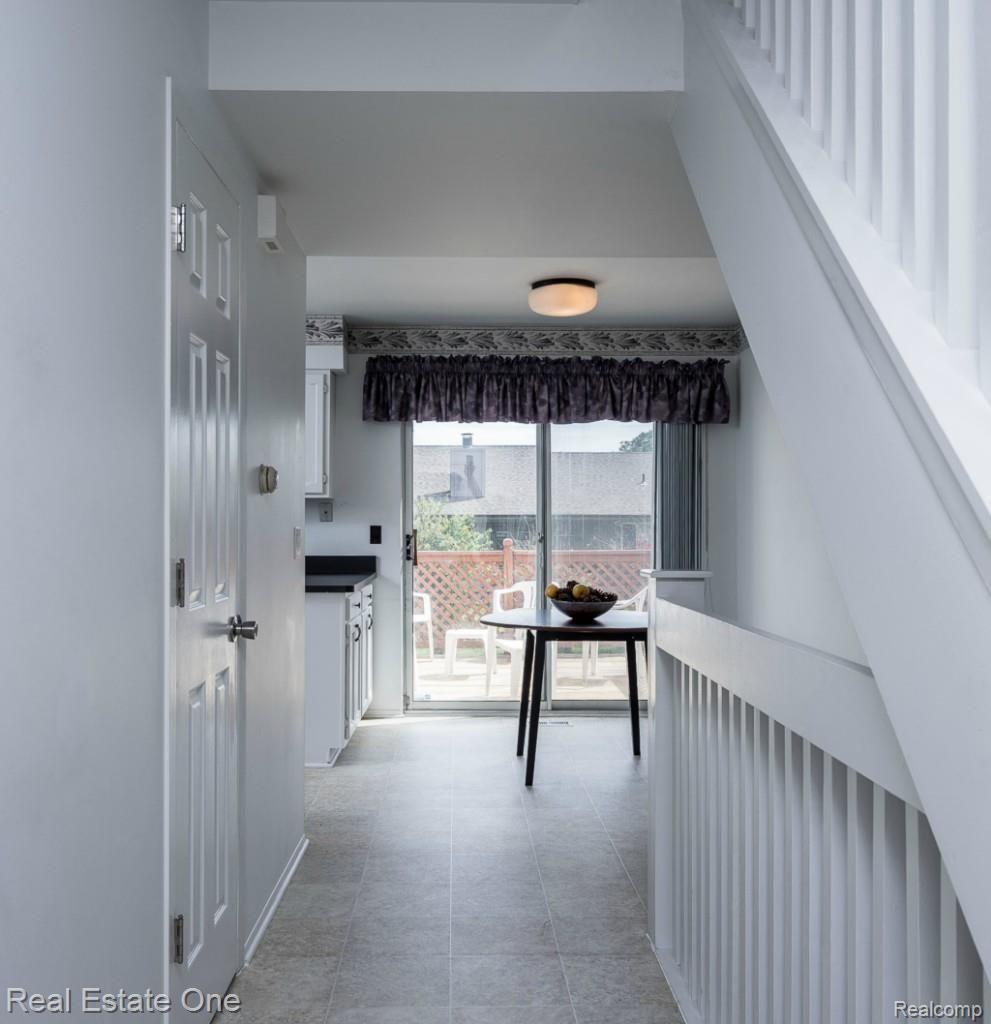 2075 Warrington Road Rochester, MI 48307 - Photo 8 of 18 2075 Warrington, Rochester Hills MI, Koteles, 07-16-15-977.jpg