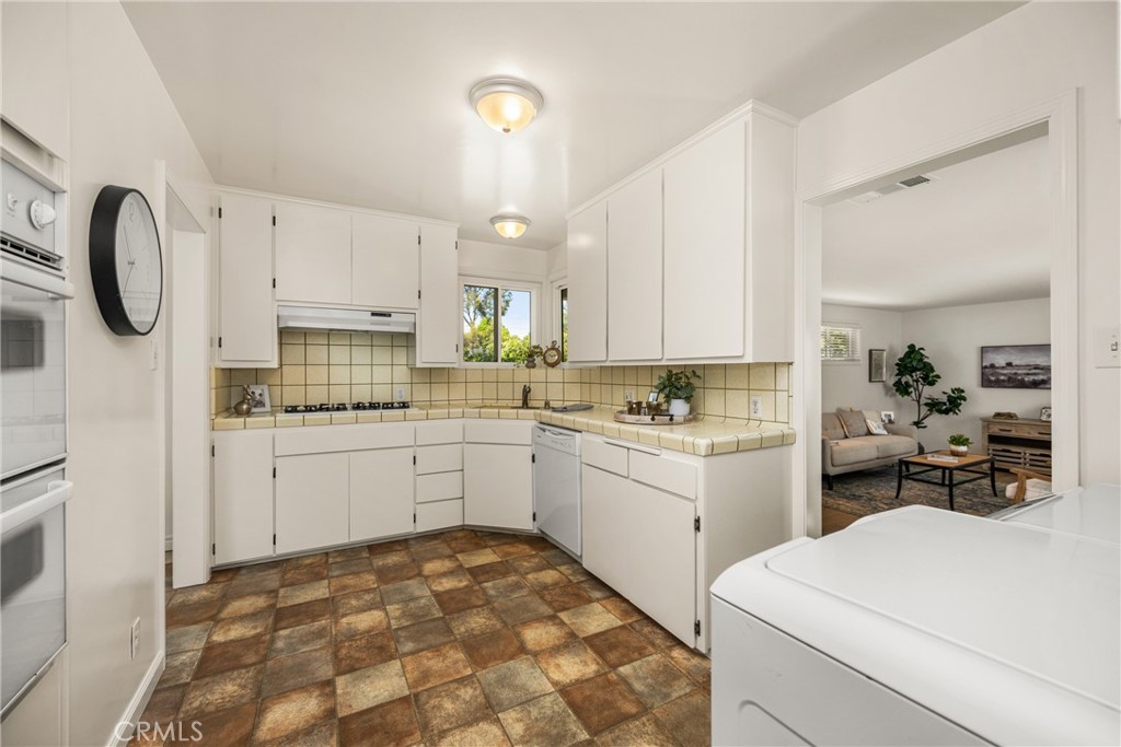 1842 North Greenbrier Road Long Beach, CA 90815 - Photo 25 of 47