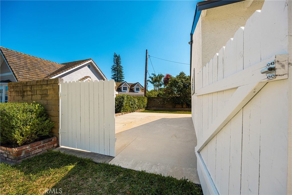 1842 North Greenbrier Road Long Beach, CA 90815 - Photo 47 of 47