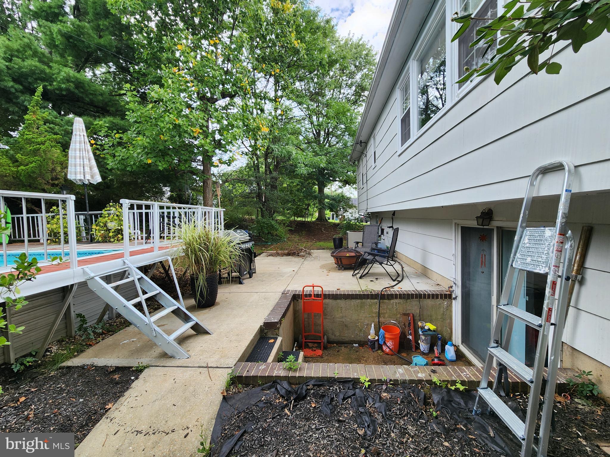 6720 Garvey Road Baltimore, MD 21237 - Photo 11 of 13 a view of outdoor space yard and deck