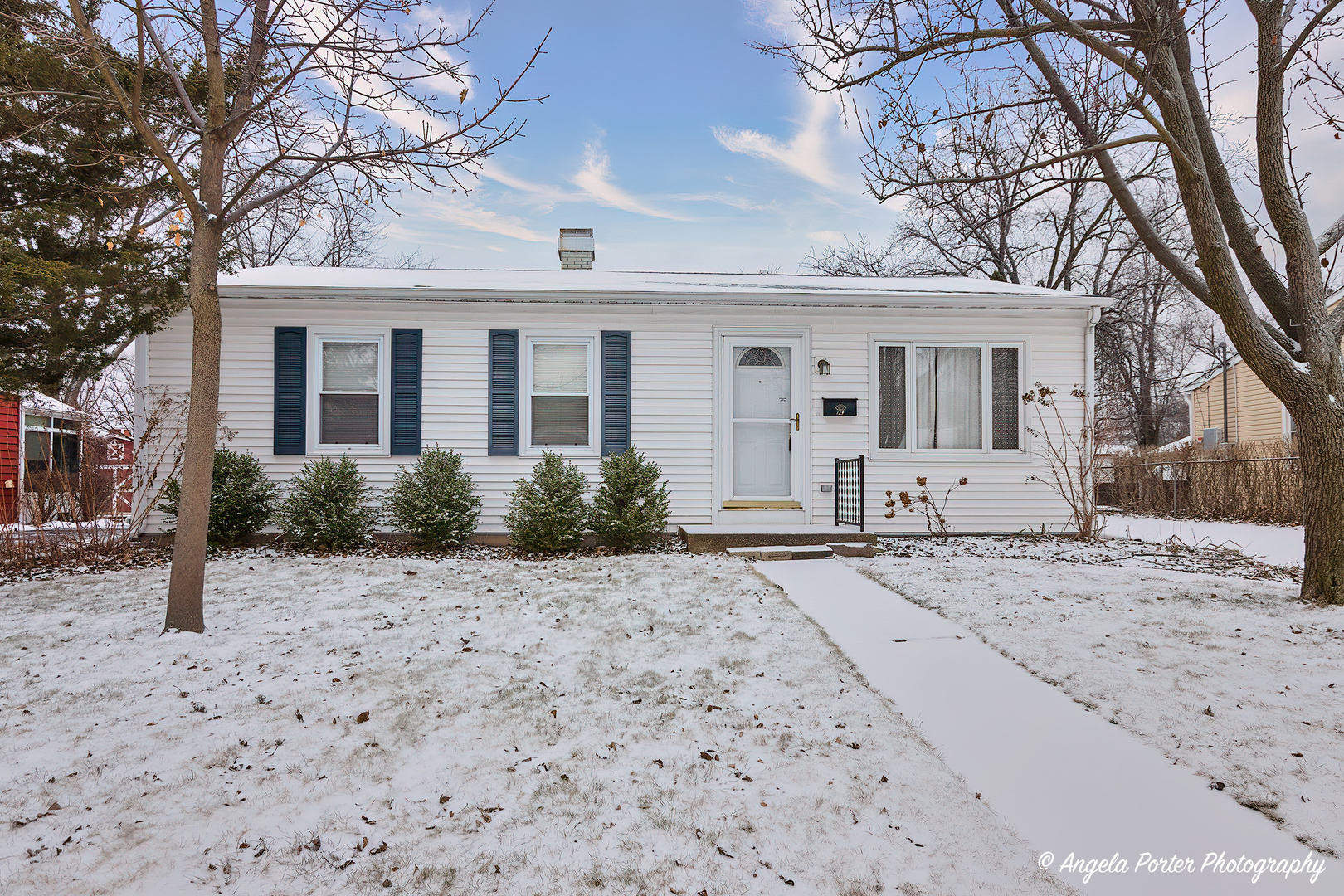 129 Glendale Road Buffalo Grove, IL 60089 - Photo 1 of 29 Gallery Image 1