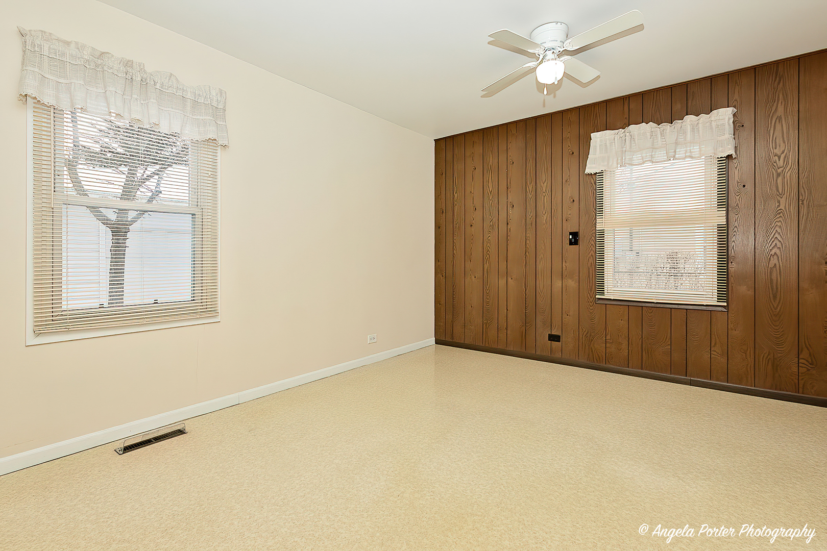 129 Glendale Road Buffalo Grove, IL 60089 - Photo 13 of 29 Gallery Image 13