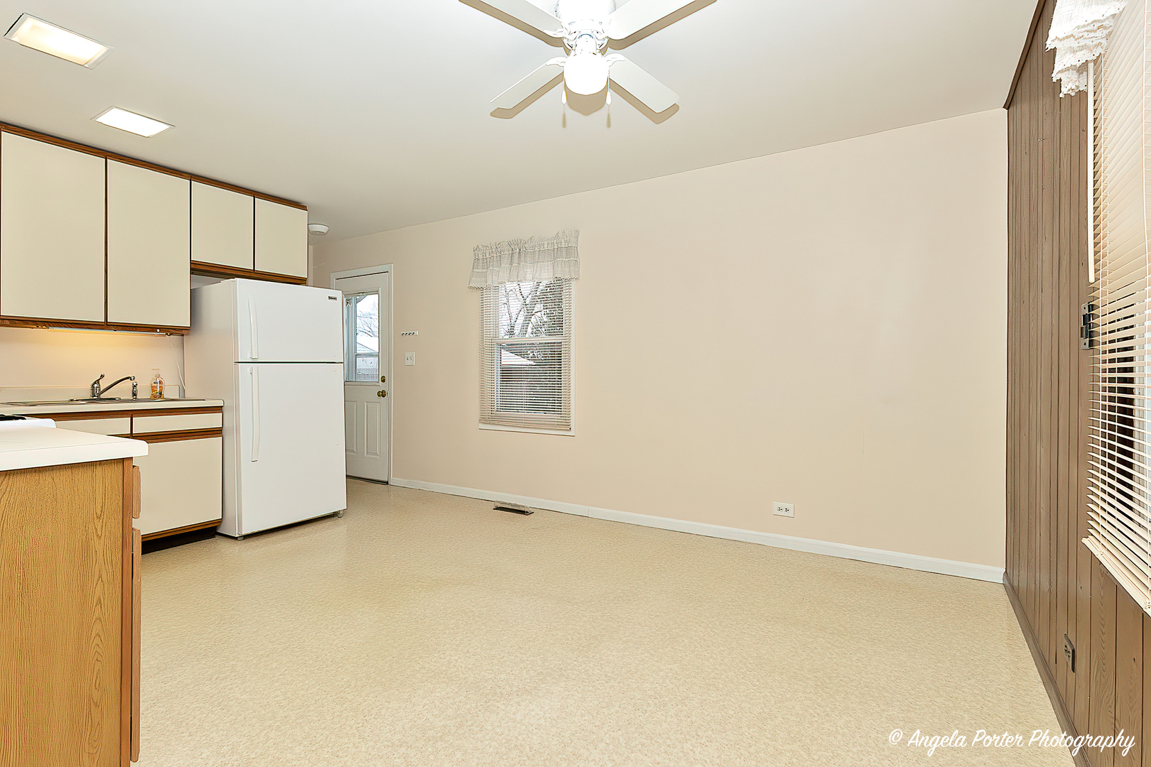 129 Glendale Road Buffalo Grove, IL 60089 - Photo 10 of 29 Gallery Image 10