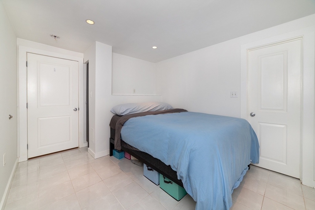 15 University Road, Unit B Brookline, MA 02445 - Photo 6 of 11 Gallery Image 6