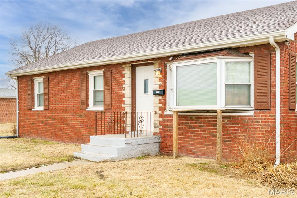 1735 Rhodes Street Madison, IL 62060 - Photo 2 of 33