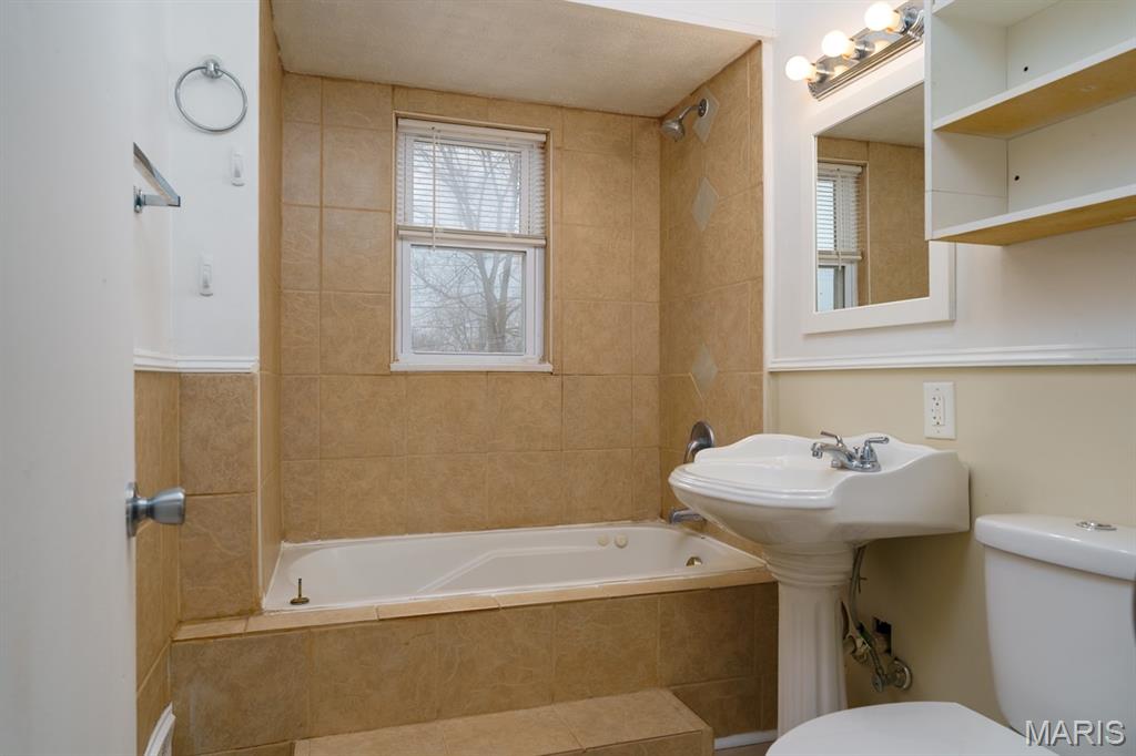 1735 Rhodes Street Madison, IL 62060 - Photo 23 of 33