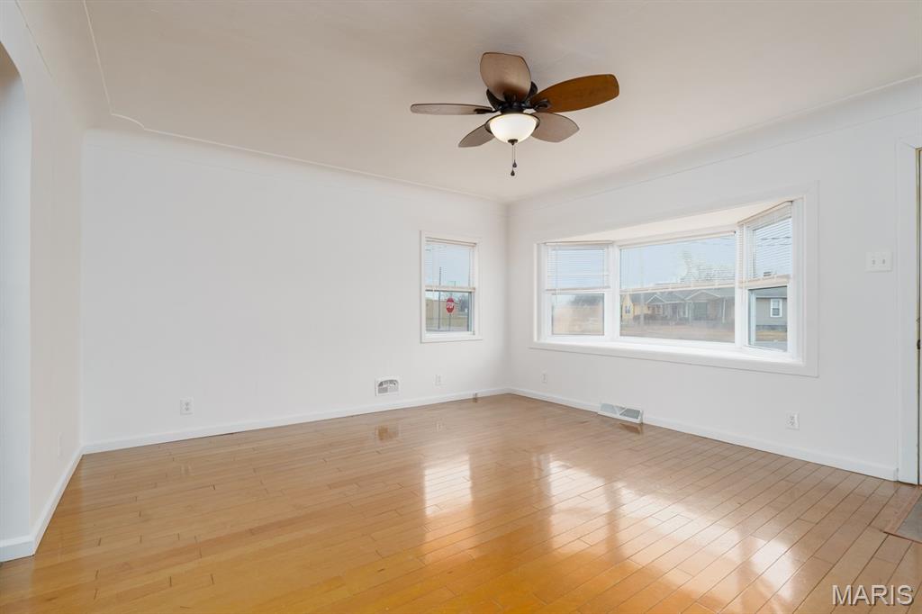 1735 Rhodes Street Madison, IL 62060 - Photo 9 of 33