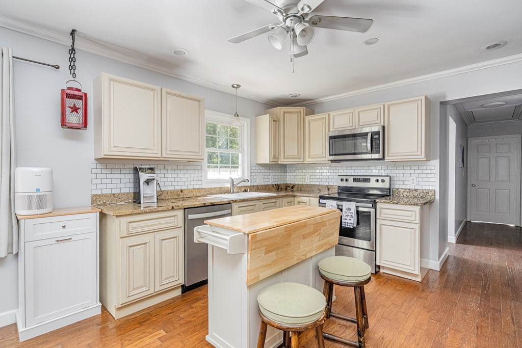 4325 Live Oak Road Dalzell, SC 29040 - Photo 11 of 33