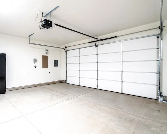 $4,695 | 6563 West Tobey Avenue, Fresno, CA 93727