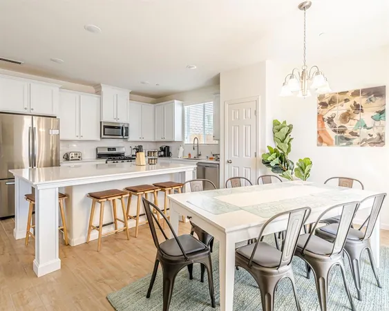 $4,695 | 6563 West Tobey Avenue, Fresno, CA 93727