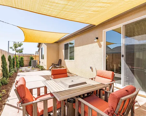 $4,695 | 6563 West Tobey Avenue, Fresno, CA 93727