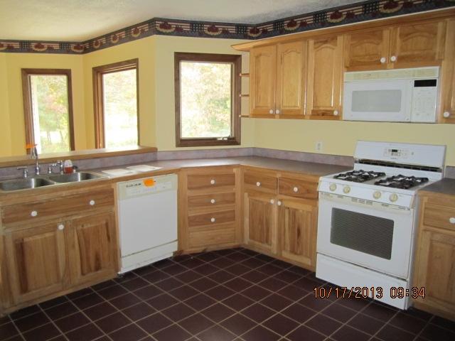 1136 Kilenback Road Robbins, TN 37852 - Photo 2 of 12 IMG_2569