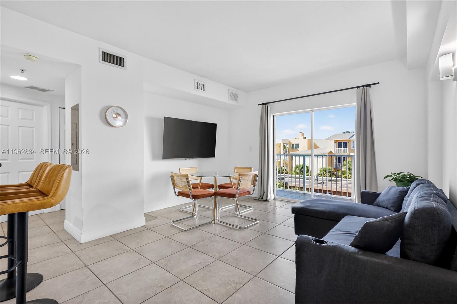 134 Southwest 7th Avenue, Unit 404 Miami, FL 33130 - Photo 3 of 31