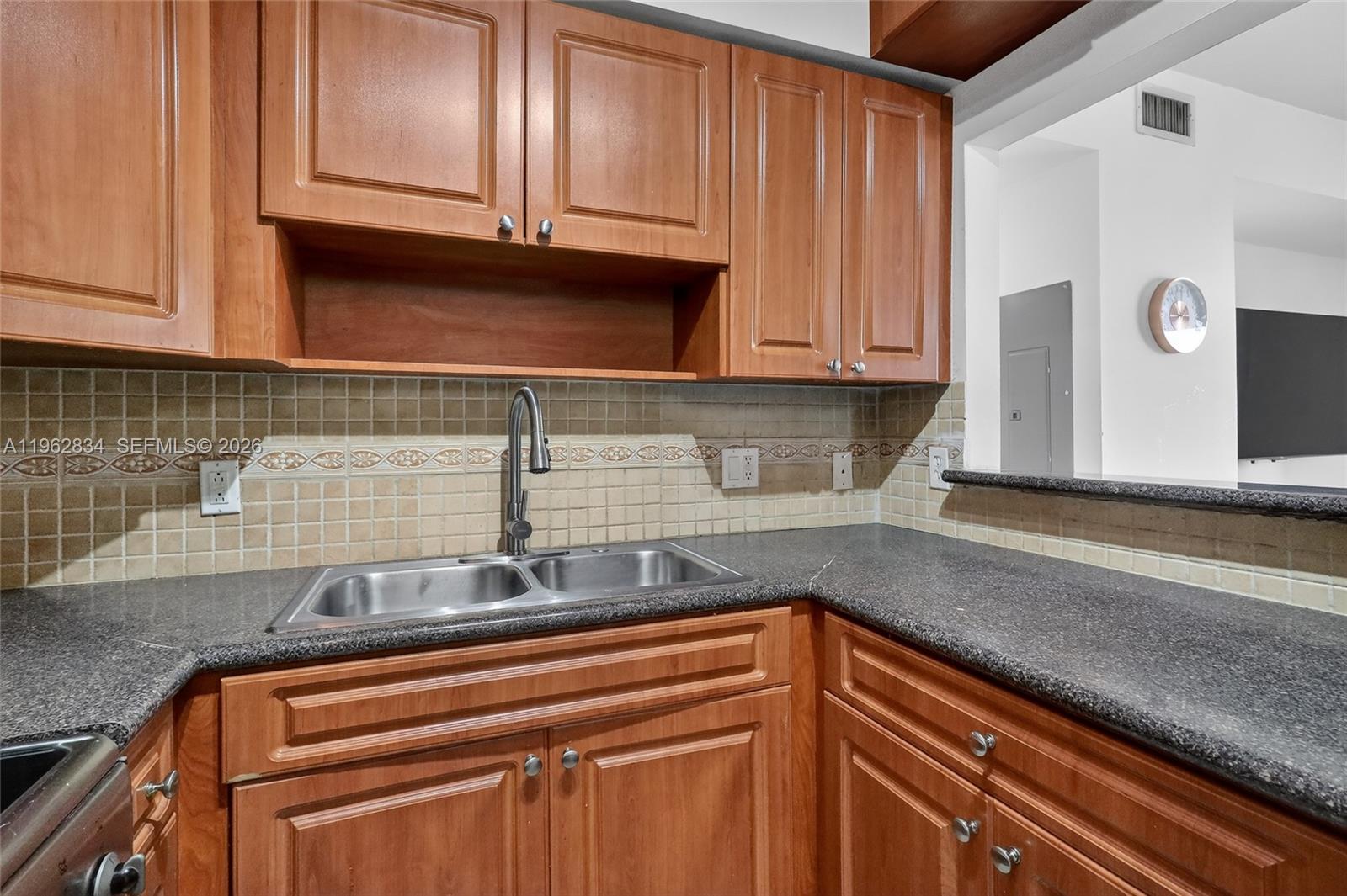 134 Southwest 7th Avenue, Unit 404 Miami, FL 33130 - Photo 9 of 31
