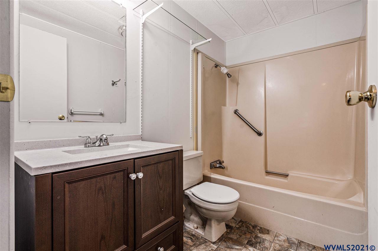3258 Turner Road Southeast Salem, OR 97302 - Photo 12 of 17 Gallery Image 12