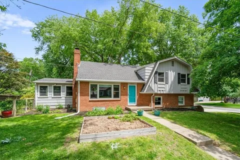 $425,000 | 6221 Delmar Street, Fairway, KS 66205