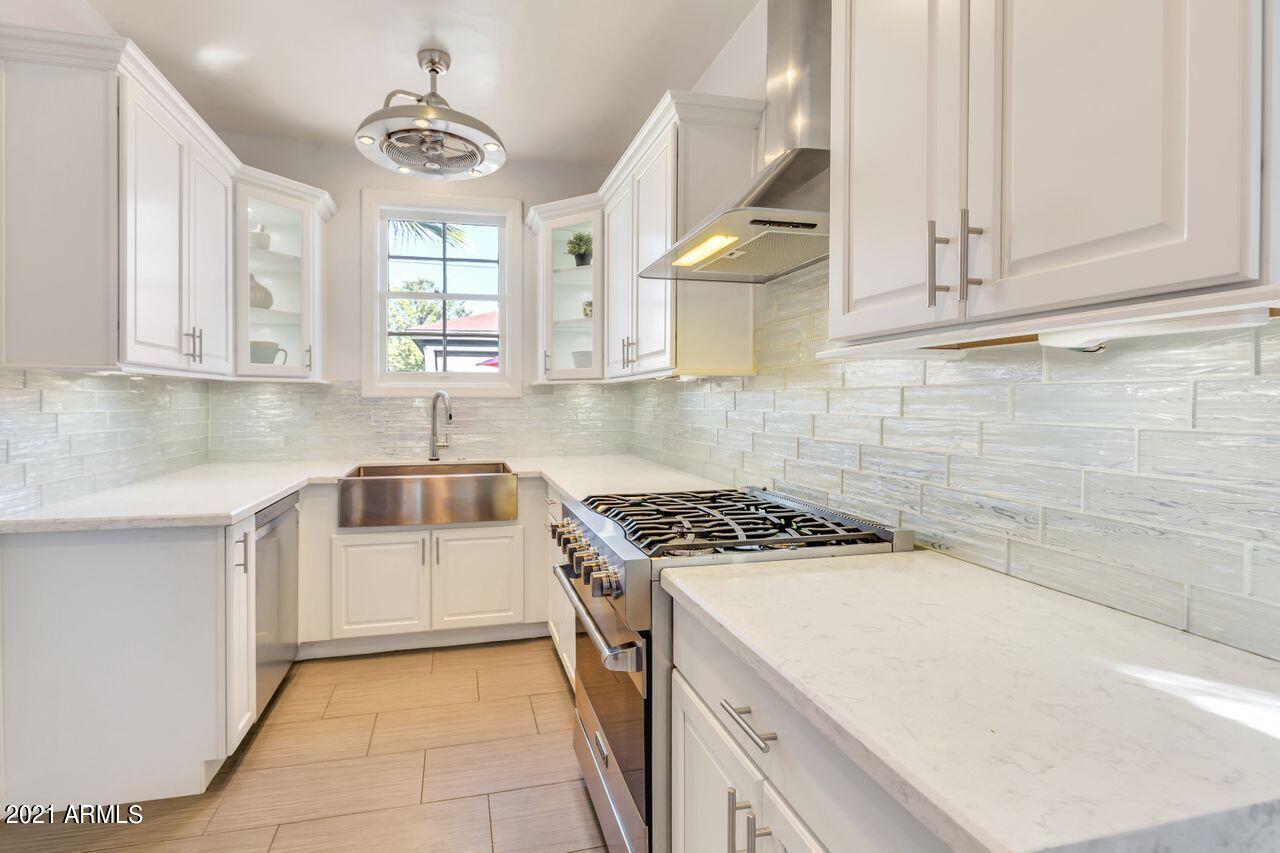 330 East Alvarado Road Phoenix, AZ 85004 - Photo 3 of 39 Kitchen