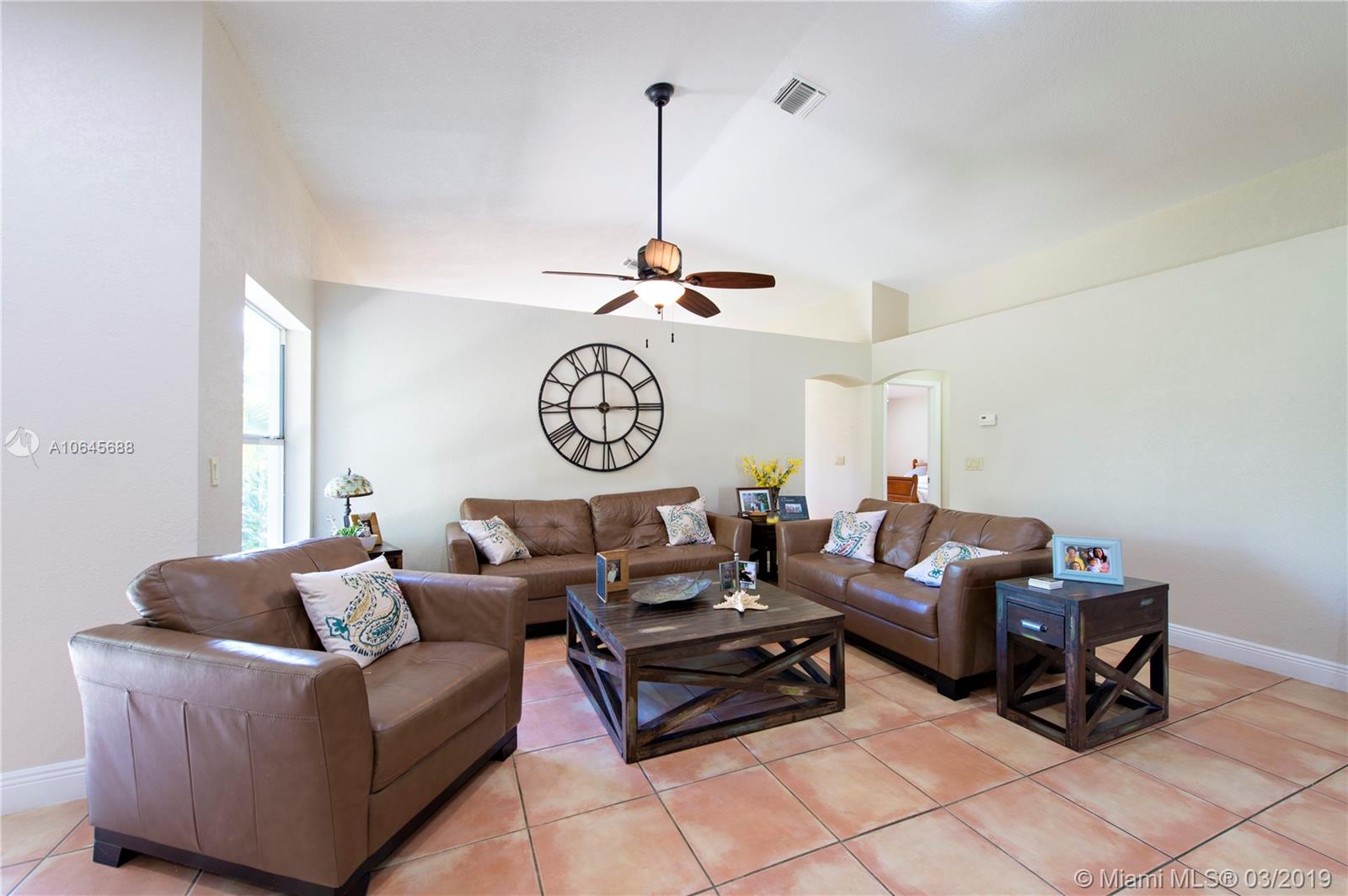 5200 Southwest 201st Terrace Southwest Ranches, FL 33332 - Photo 5 of 33 Gallery Image 5