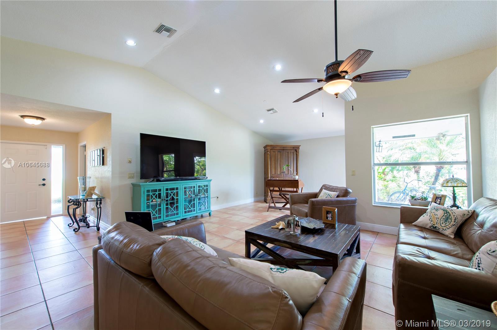 5200 Southwest 201st Terrace Southwest Ranches, FL 33332 - Photo 6 of 33 Gallery Image 6