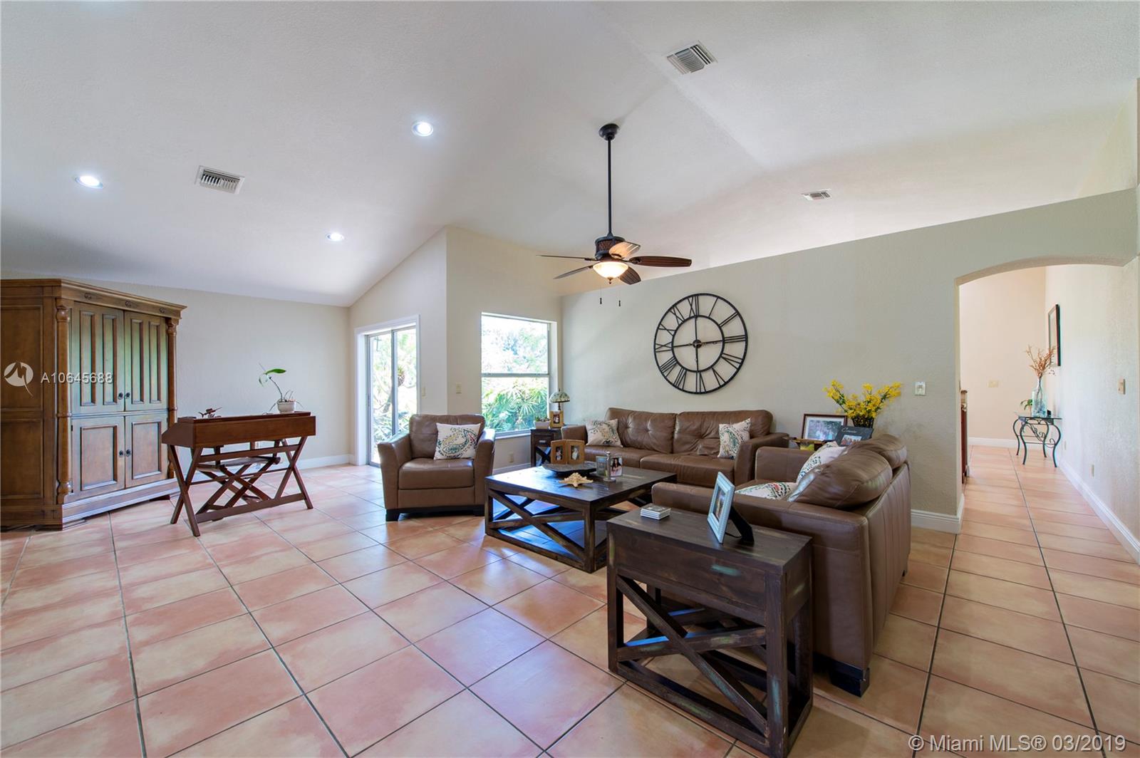 5200 Southwest 201st Terrace Southwest Ranches, FL 33332 - Photo 7 of 33 Gallery Image 7