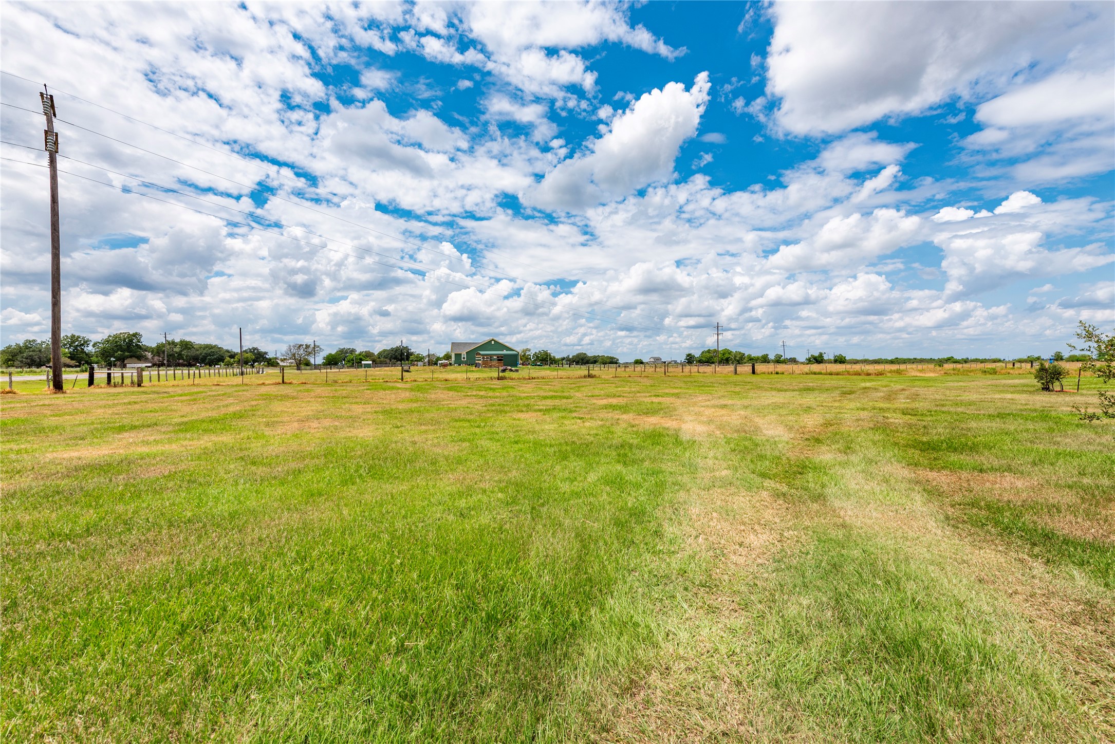4288 FM 2546 Road El Campo, TX 77437 - Photo 5 of 26 a view of an ocean