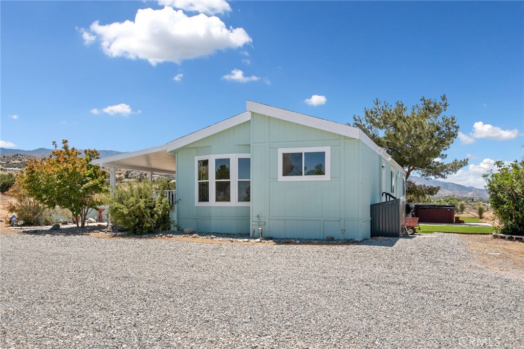 8837 Malpaso Road Phelan, CA 92371 - Photo 5 of 72