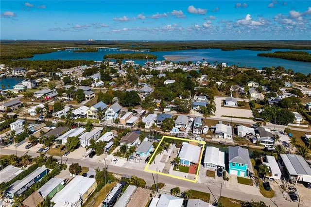 $790,000 | 639 East Palm Avenue, Goodland, FL 34140