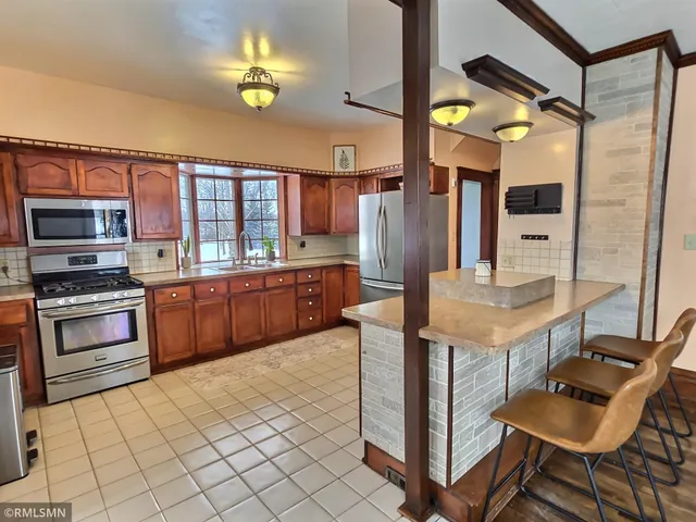 $329,900 | 311 Big Woods Lane, Annandale, MN 55302