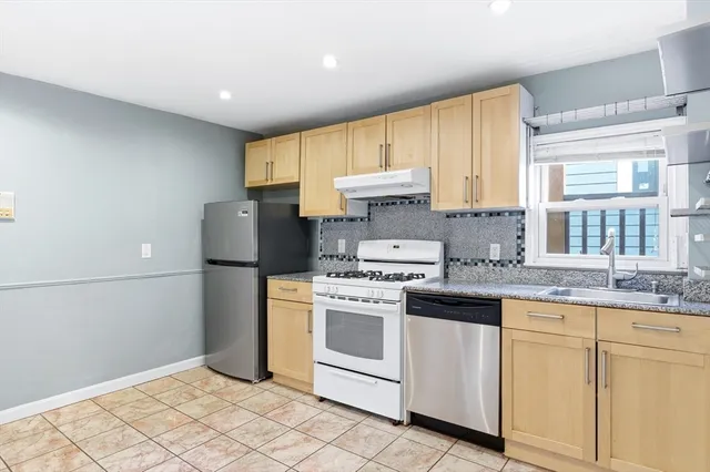 $2,600 | 289 Elm Street, Unit 3, Cambridge, MA 02139