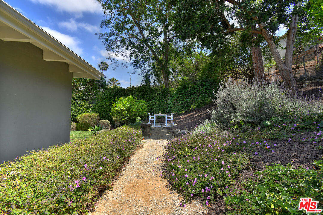7014 Ramsgate Avenue Los Angeles, CA 90045 - Photo 40 of 41