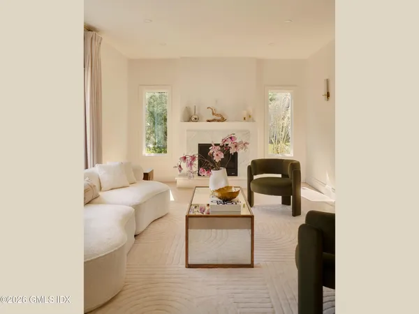 $3,330,000 | 37 Mary Lane, Riverside, CT 06878