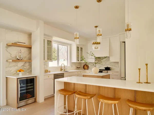 $3,330,000 | 37 Mary Lane, Riverside, CT 06878