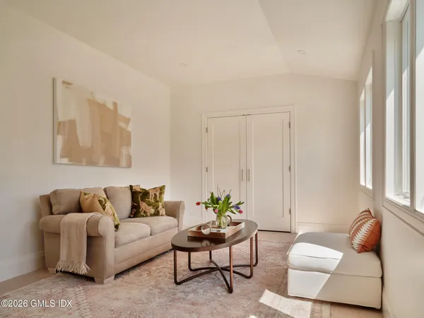 $3,330,000 | 37 Mary Lane, Riverside, CT 06878