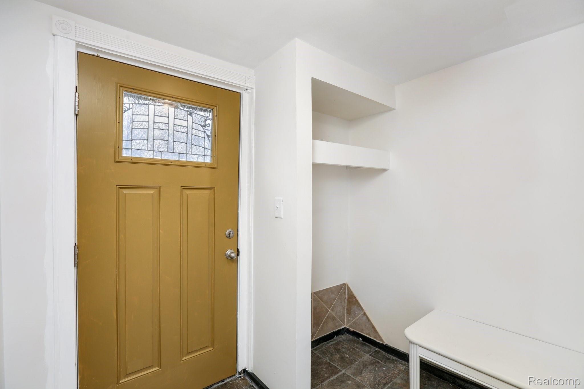 20753 Inkster Road Farmington, MI 48336 - Photo 9 of 25 9- Front Door.jpg