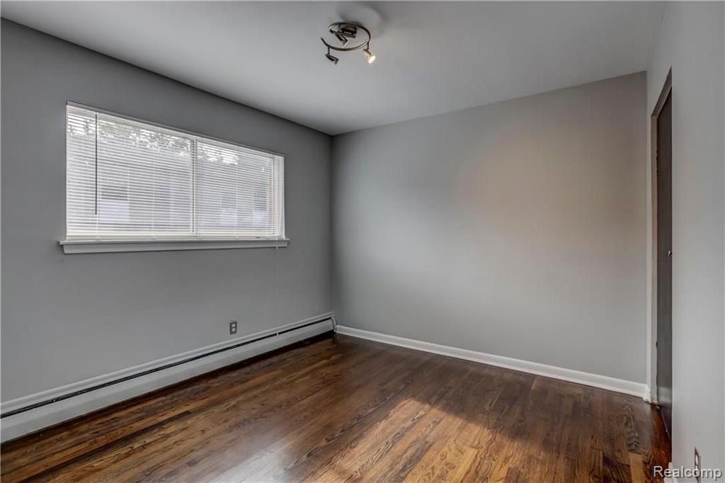 629 West Maple Road, Unit 62911 Clawson, MI 48017 - Photo 7 of 12