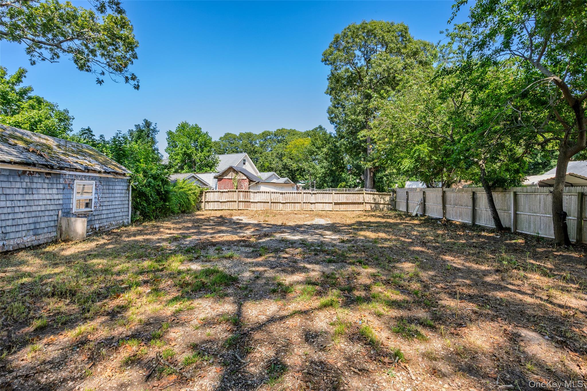 426 Riverleigh Avenue Riverside, NY 11901 - Photo 12 of 43