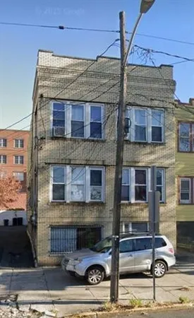 $2,400 | 3712 John F. Kennedy Boulevard, Unit 2, Jersey City, NJ 07307