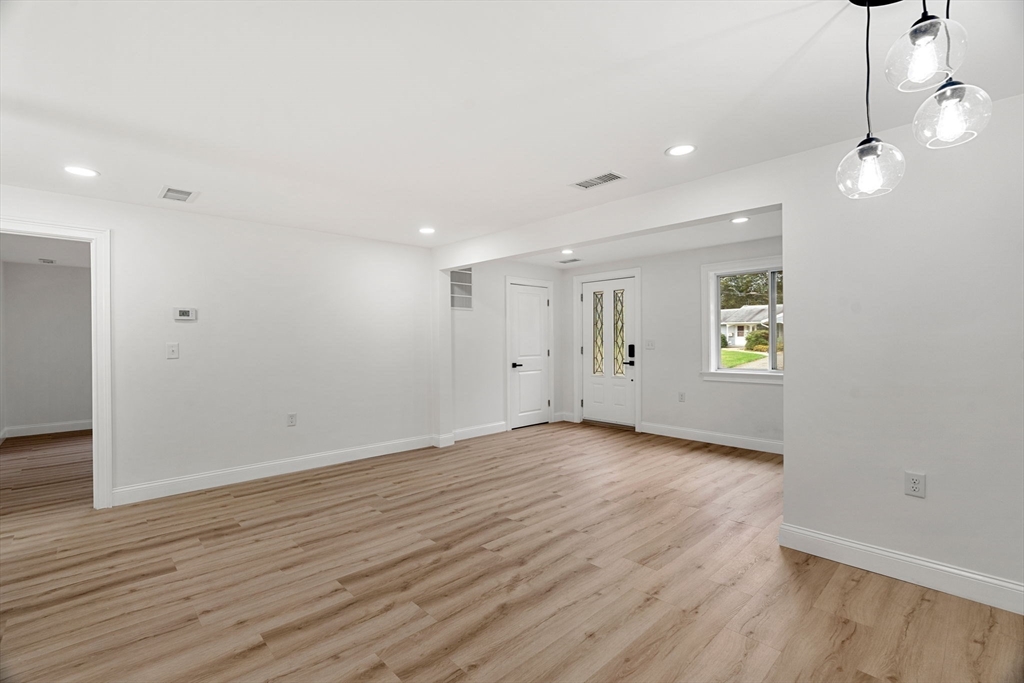 12 Exeter Street Danvers, MA 01923 - Photo 14 of 41