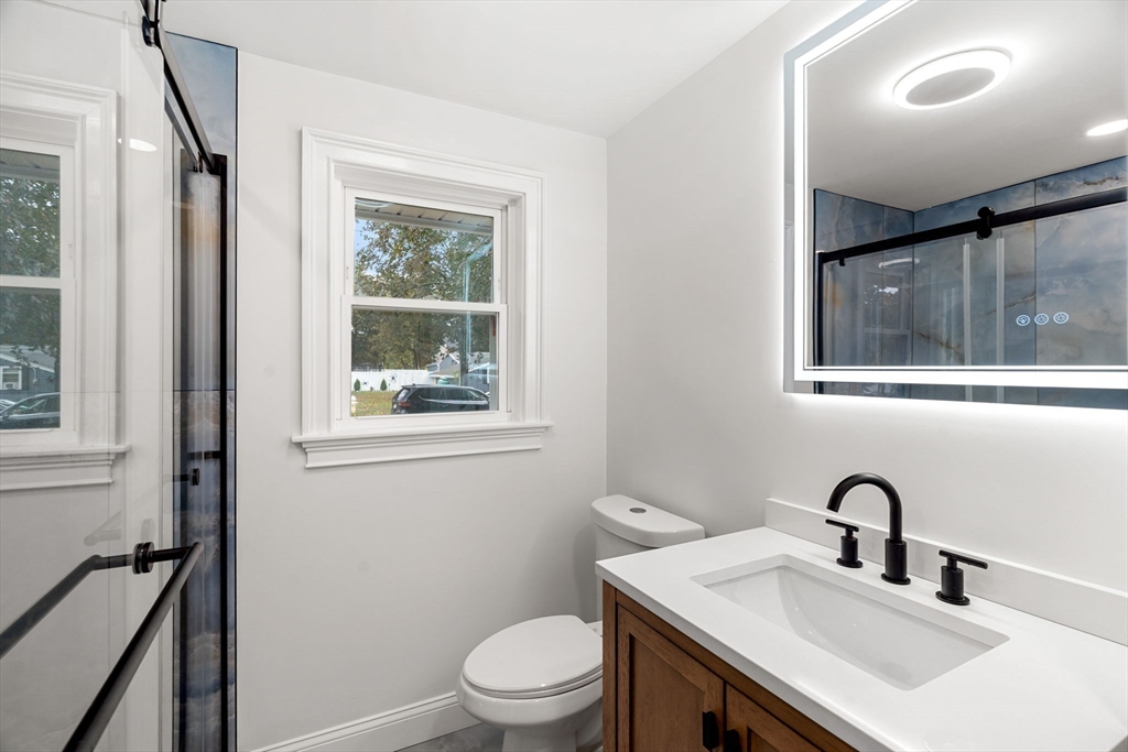 12 Exeter Street Danvers, MA 01923 - Photo 21 of 41