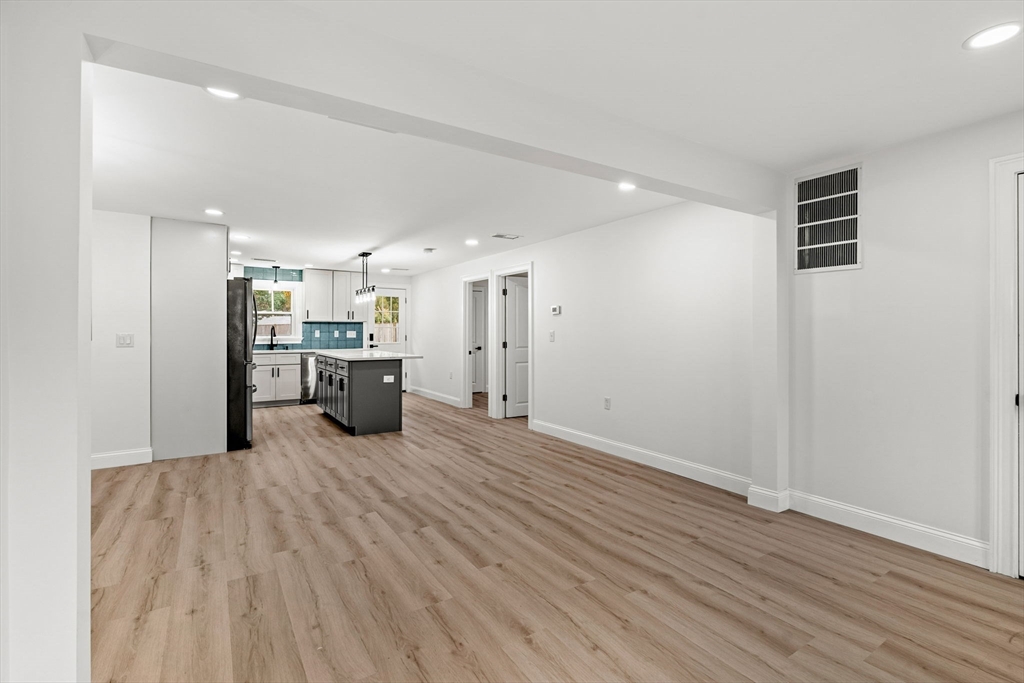 12 Exeter Street Danvers, MA 01923 - Photo 10 of 41