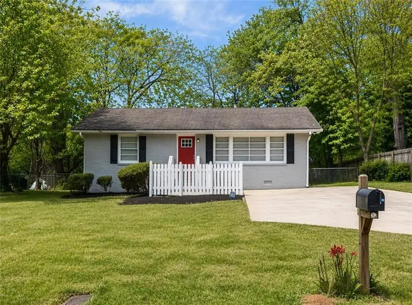 $1,950 | 2191 Greystone Way, Decatur, GA 30032